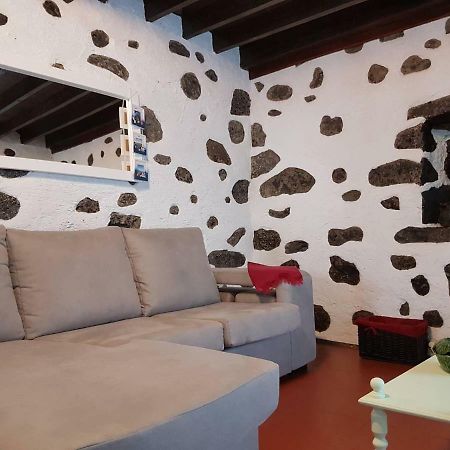 Join Our Relaxed House Near The Beach - Mosteiros Mosteiros  Eksteriør bilde