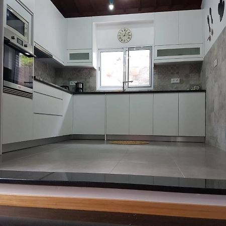Join Our Relaxed House Near The Beach - Mosteiros Mosteiros  Eksteriør bilde