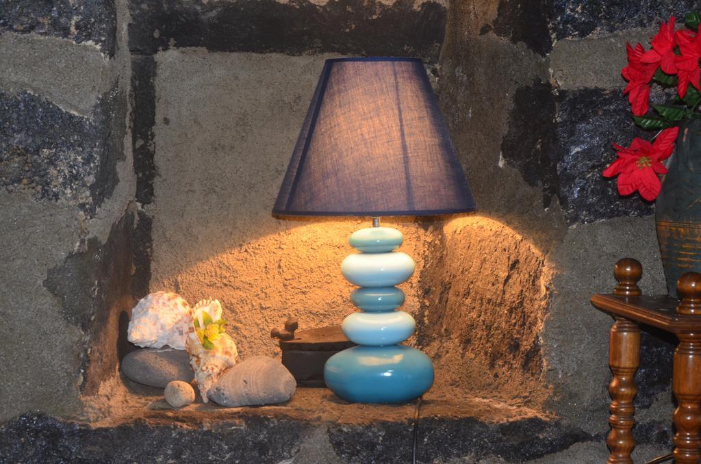 Join Our Relaxed House Near The Beach - Mosteiros Mosteiros  Eksteriør bilde