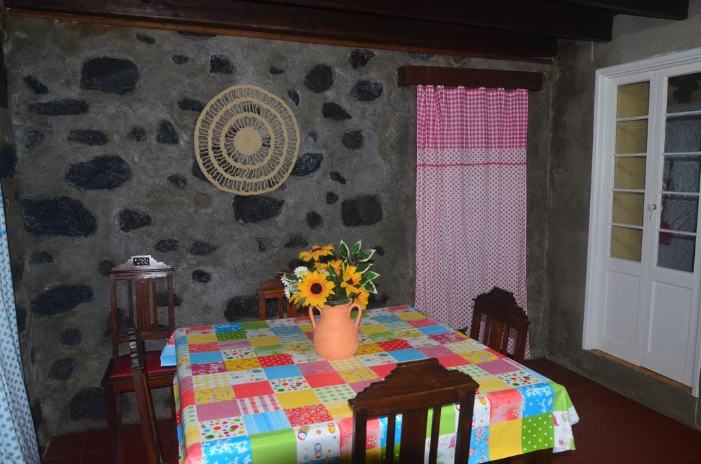 Join Our Relaxed House Near The Beach - Mosteiros Mosteiros  Eksteriør bilde
