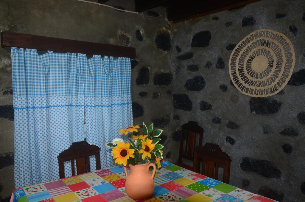 Join Our Relaxed House Near The Beach - Mosteiros Mosteiros  Eksteriør bilde