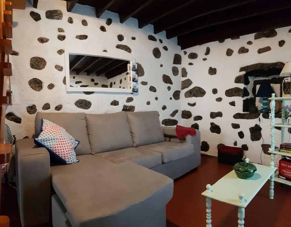 Join Our Relaxed House Near The Beach - Mosteiros Mosteiros  Eksteriør bilde