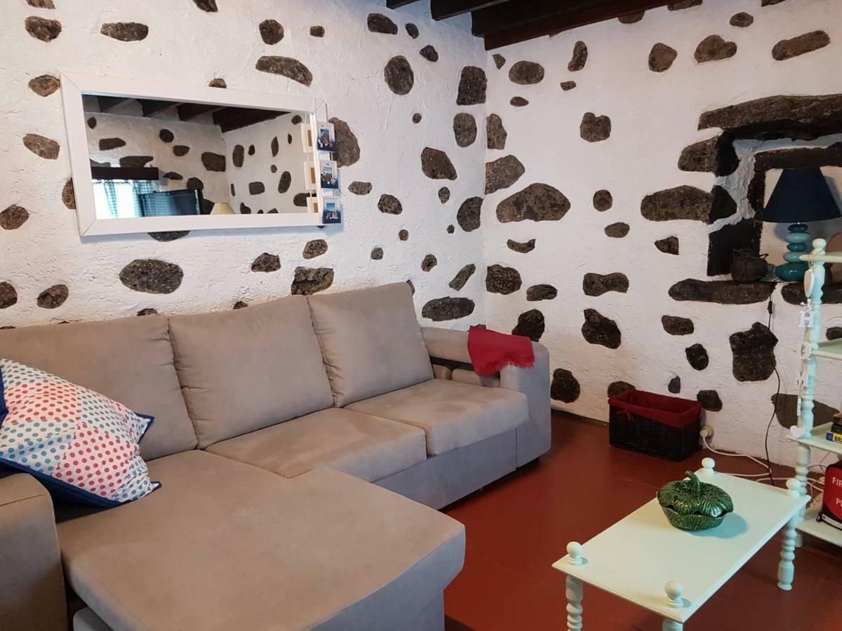 Join Our Relaxed House Near The Beach - Mosteiros Mosteiros  Eksteriør bilde